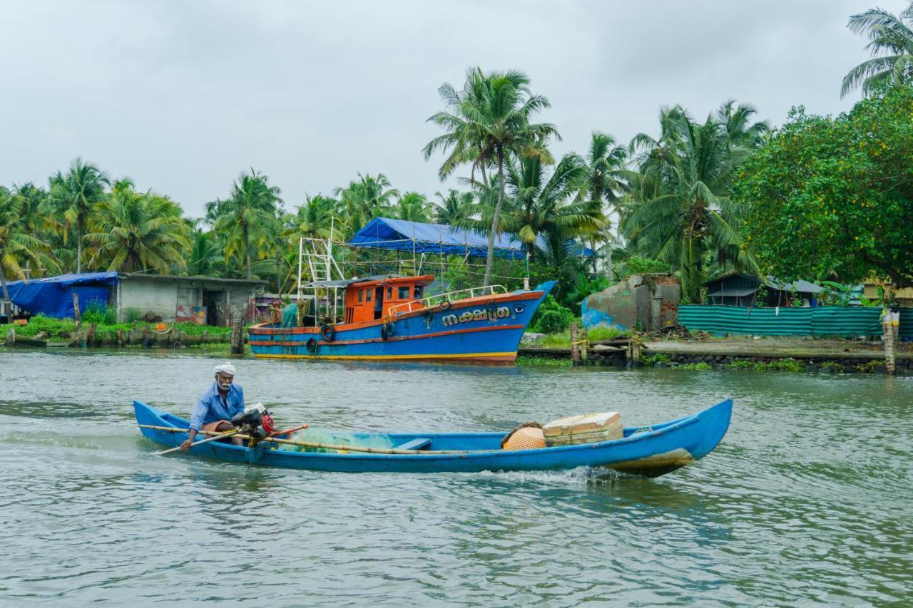 Canalview Private Cottage Azhikkal Ayiram Thengu Panmana Exterior photo
